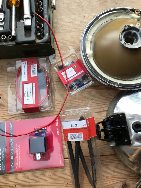 9 Zusatzscheinwerer 2.JPG