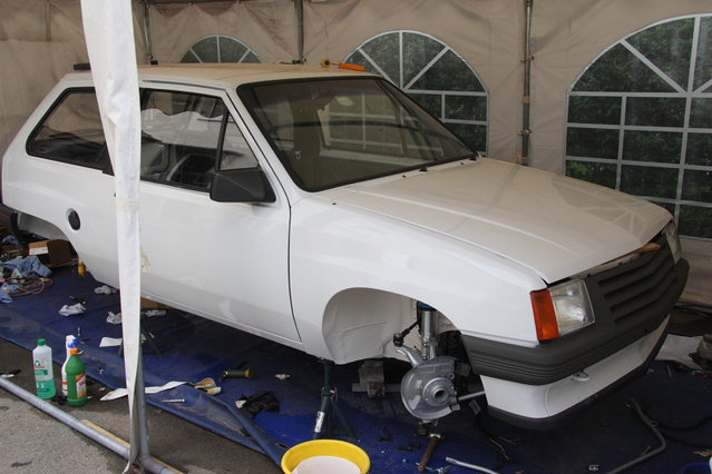 cors457.JPG (420.93 KiB) 46064 mal betrachtet Auch von vorne sieht der Wagen einem echten Auto immer ähnlicher.